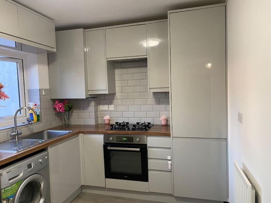 Brighton New Apartment Free Parking Sleeps 6 Eksteriør bilde